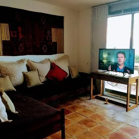 Beachfront Apt! Ac - Pool - Parking *