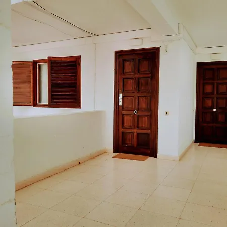 Beachfront Apt! Ac - Pool - Parking Apartment *